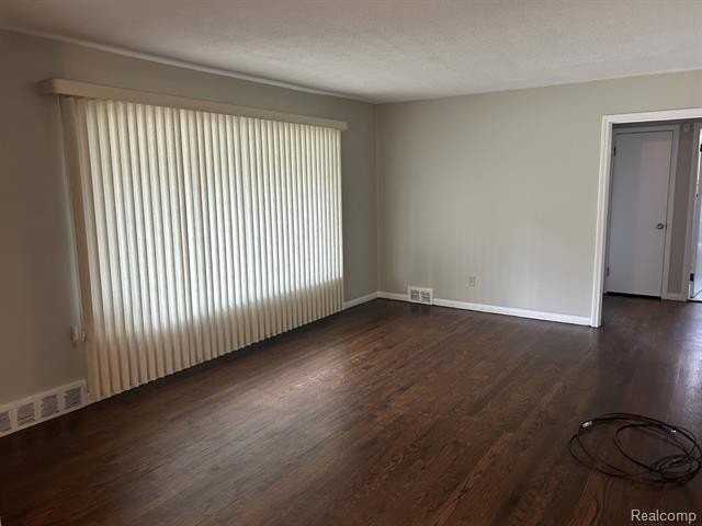 14640 Pearson St - Photo 6 of 18
