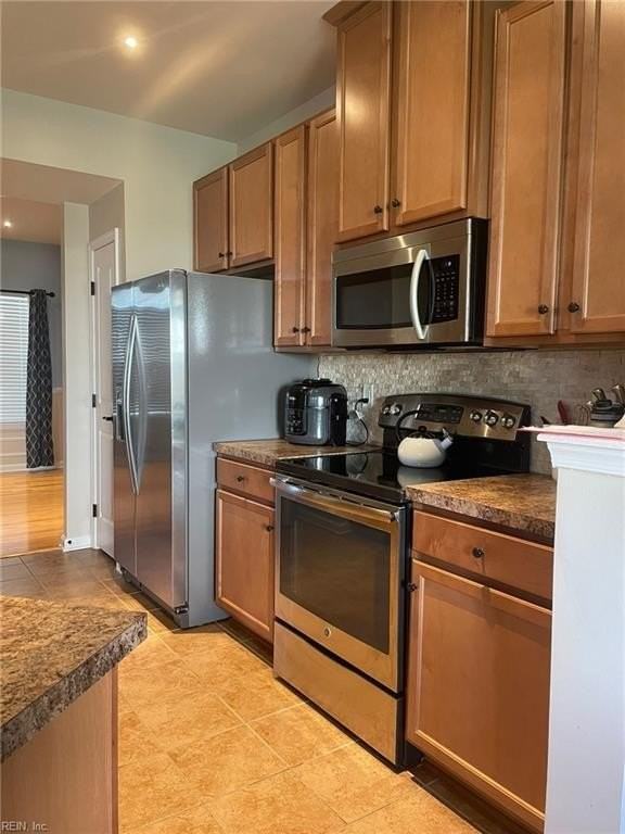 102 Kelly St - Photo 6 of 26