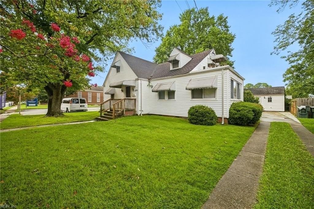 1074 Norview Ave #A - Photo 2 of 26