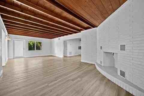 4610 Sunset Blvd - Photo 5 of 24