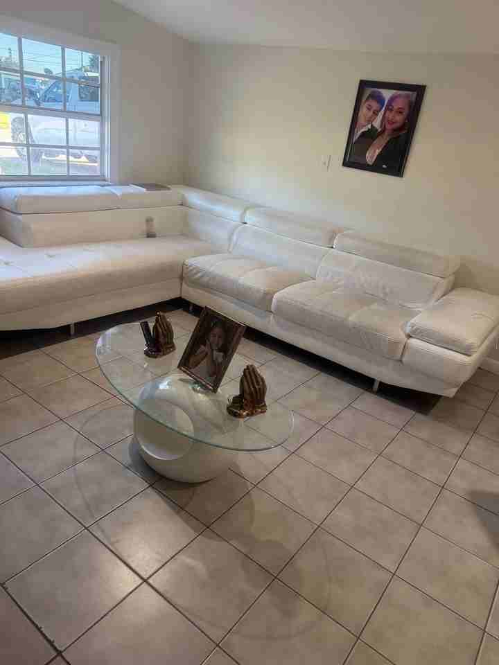 2814 Buckley Ave - Photo 3 of 13