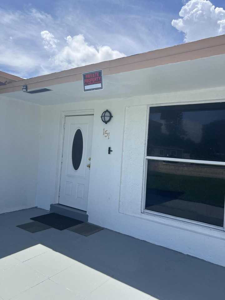 151 Nw 31st Ave - Photo 4 of 12