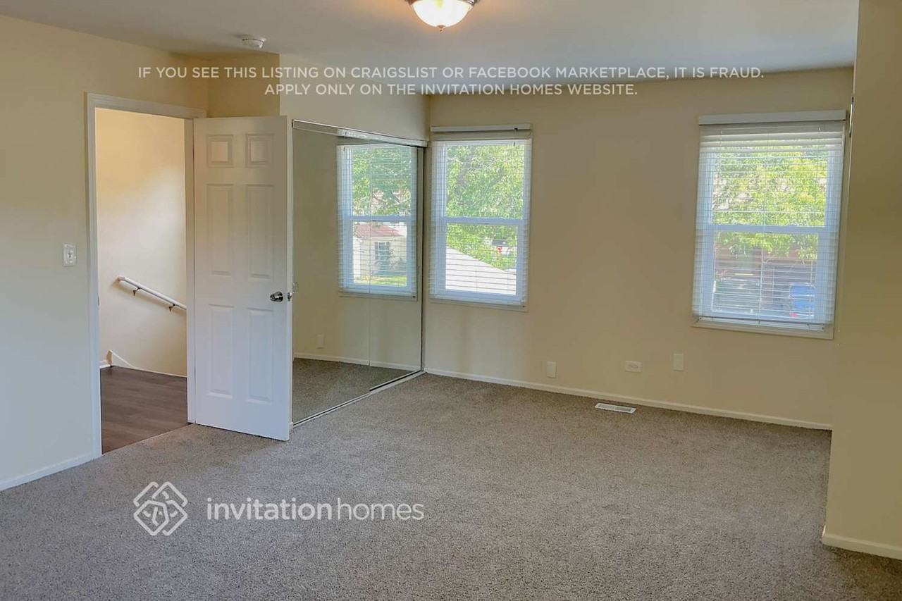 1684 Trafalgar Ln - Photo 4 of 13