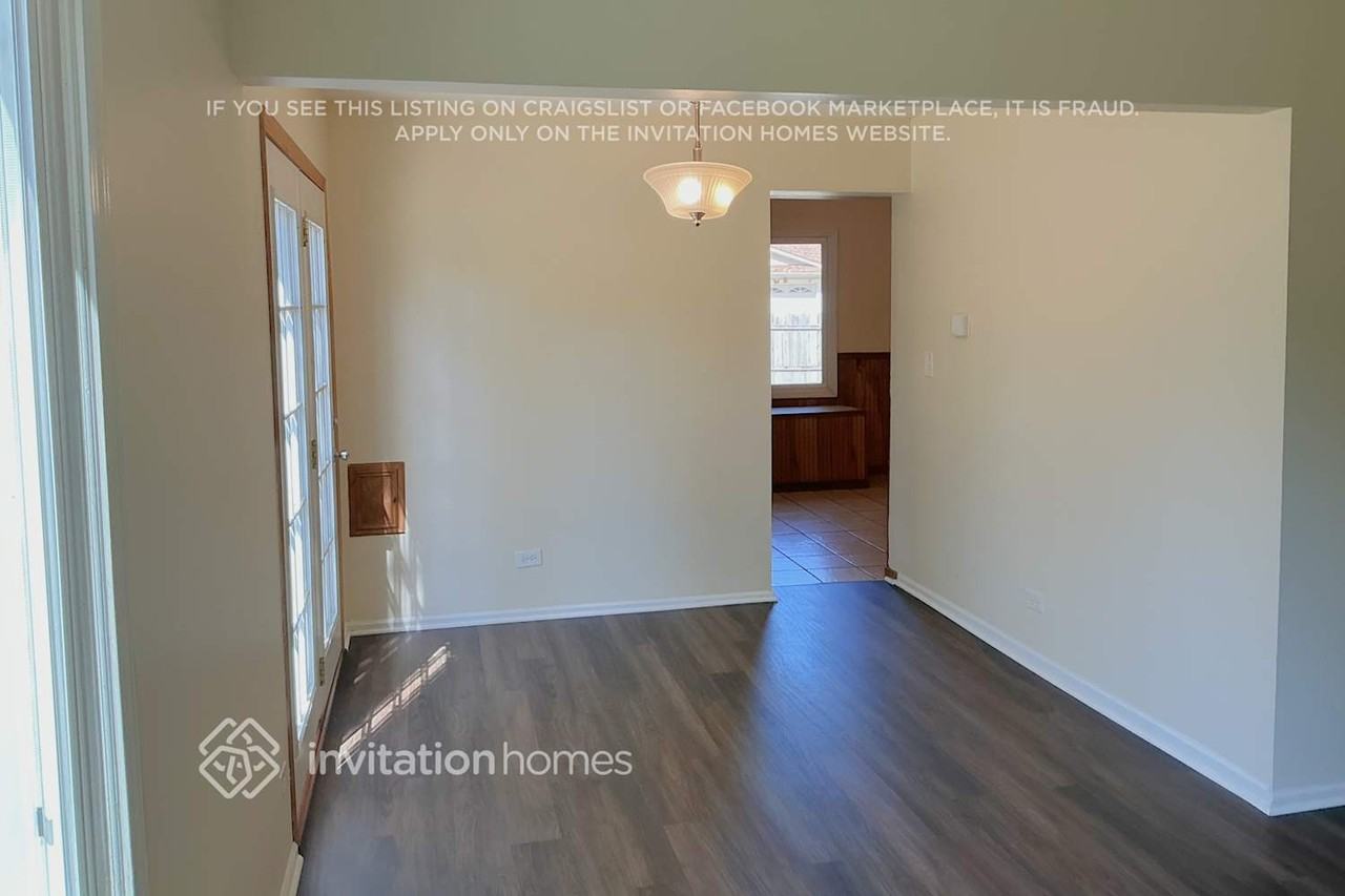 1684 Trafalgar Ln - Photo 6 of 13