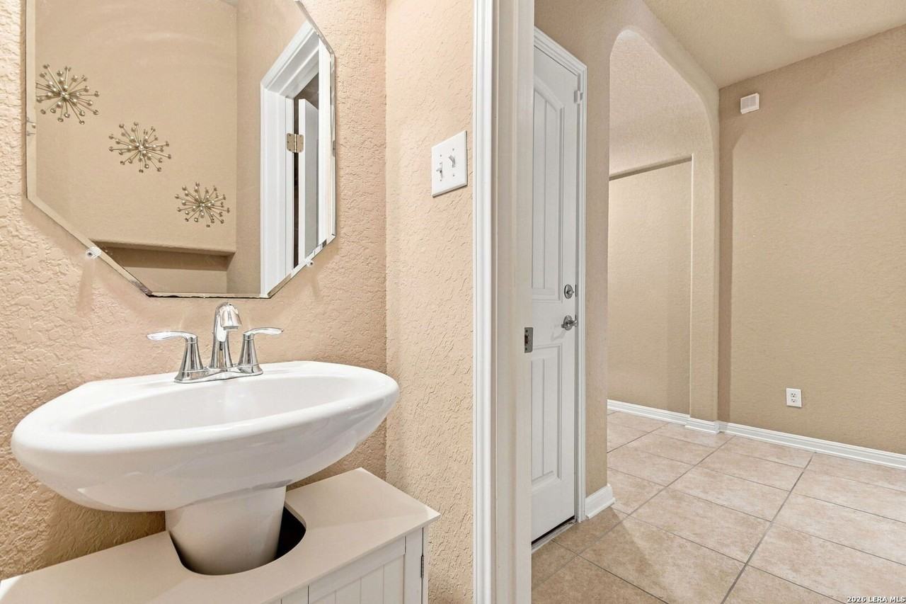 10727 Newcroft Pl - Photo 6 of 36