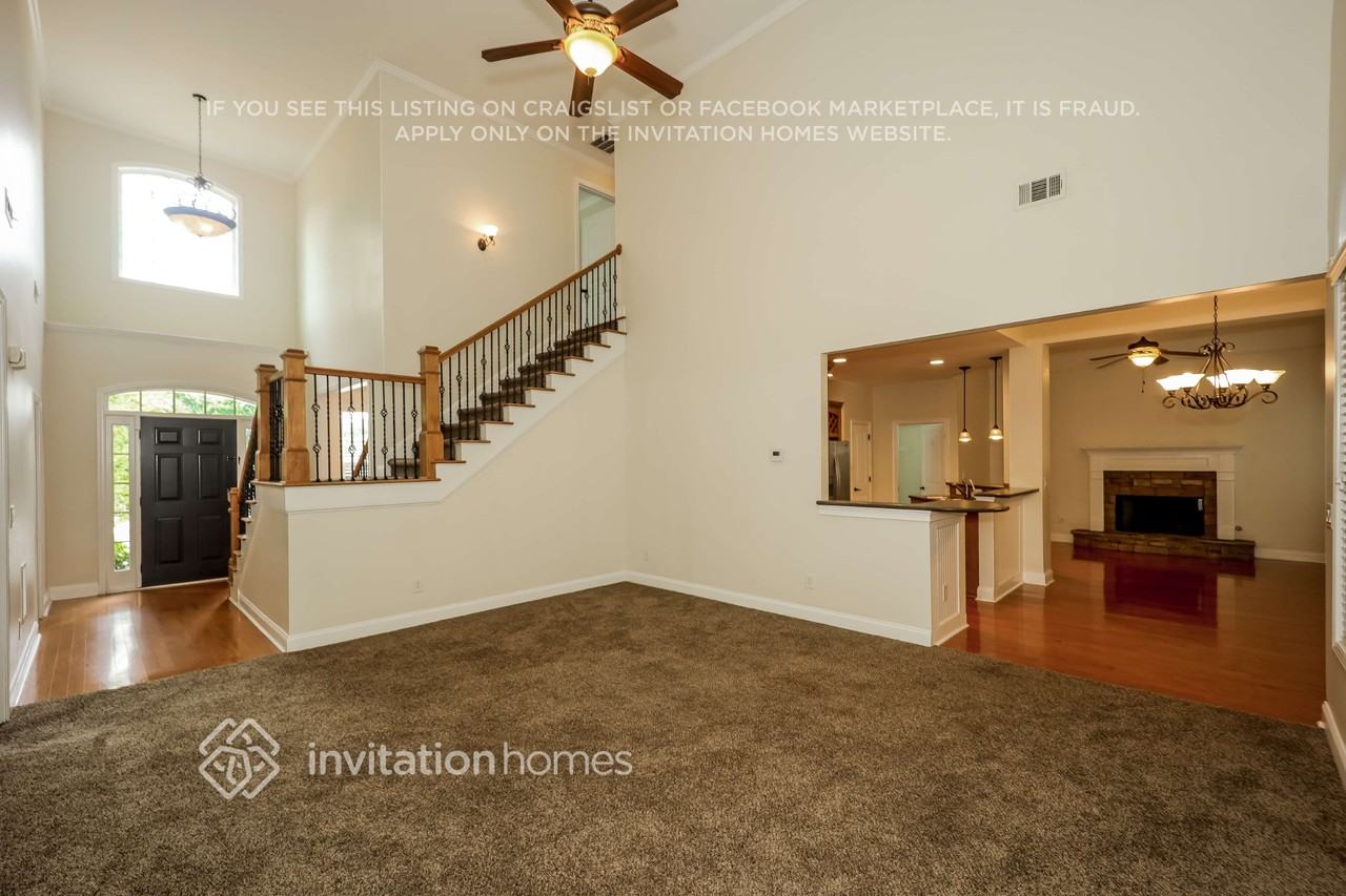 275 Highwoods Pkwy - Photo 4 of 16