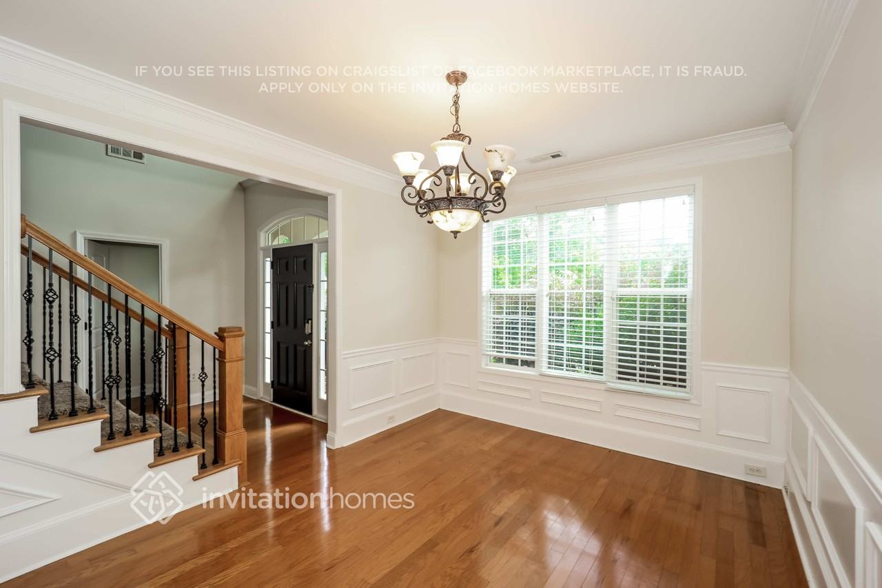 275 Highwoods Pkwy - Photo 5 of 16