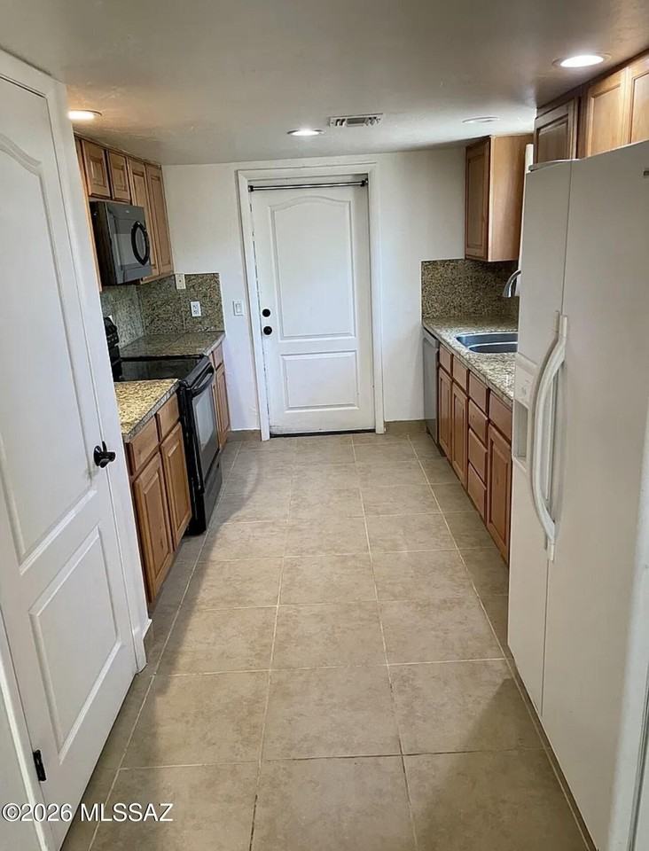 7494 E Deeps Way - Photo 3 of 13