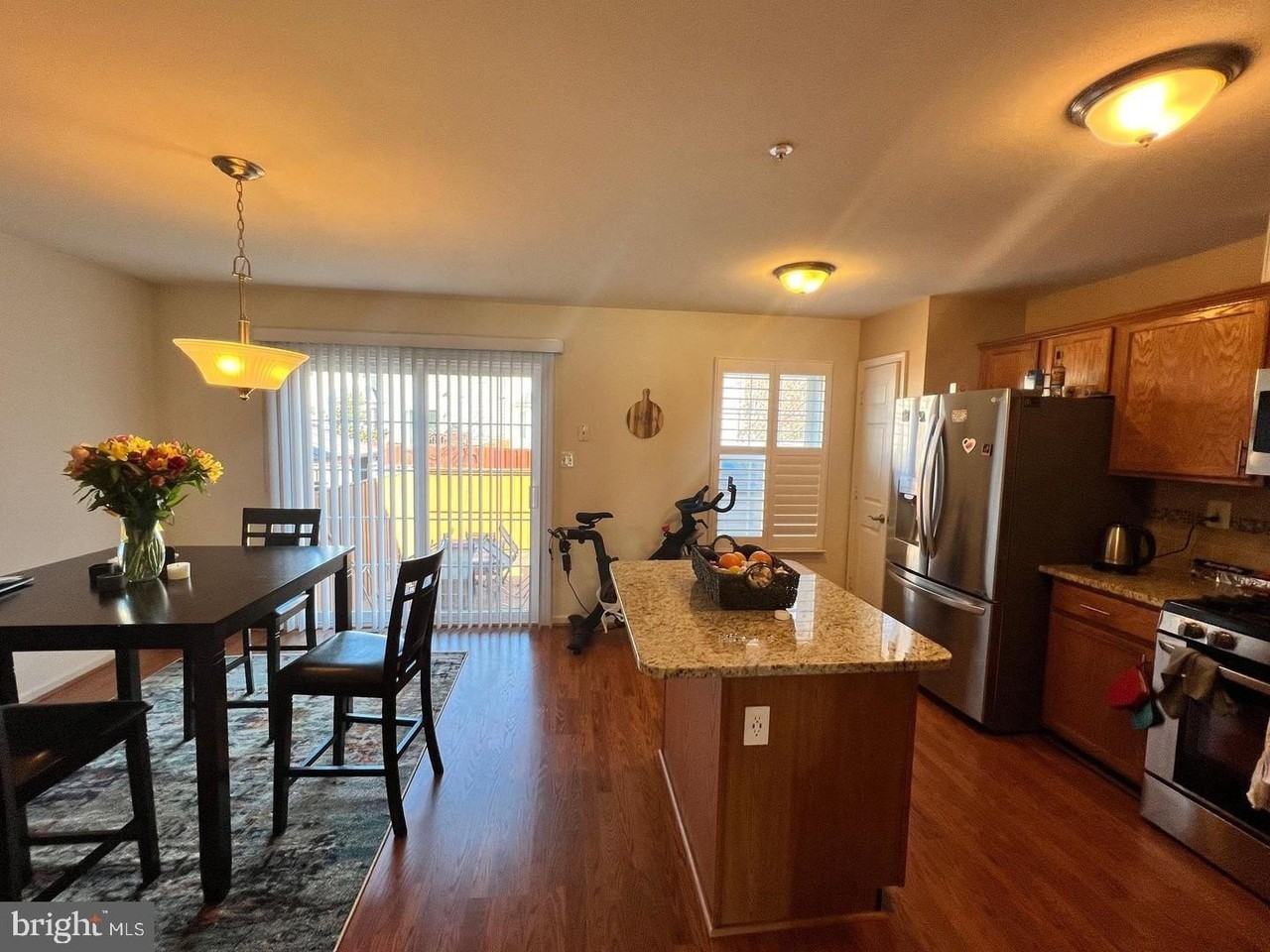 10528 Catalina Pl - Photo 3 of 20