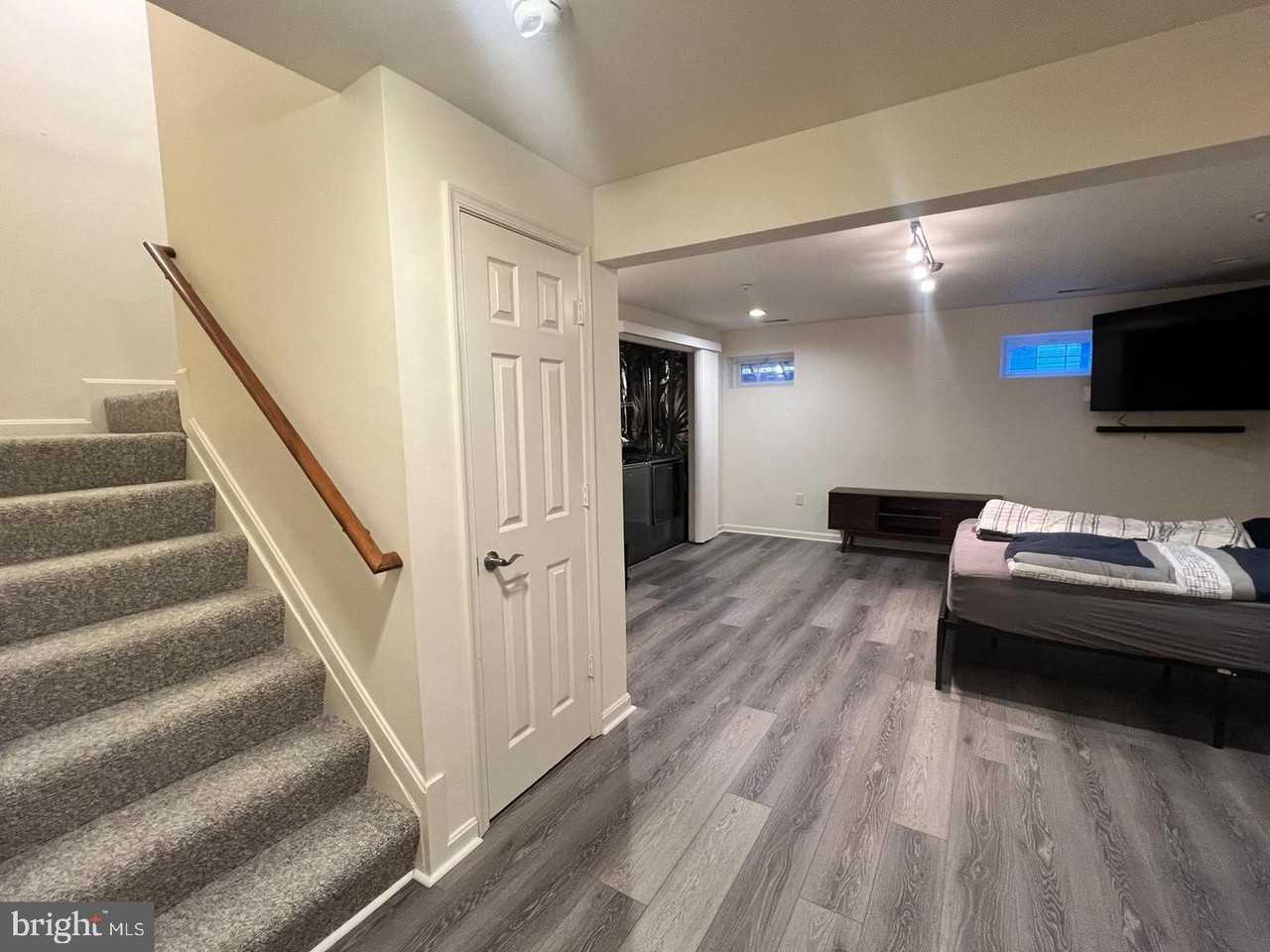 10528 Catalina Pl - Photo 6 of 20