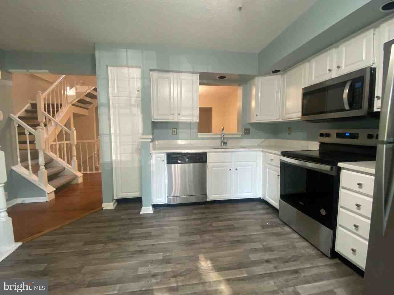 19201 Cross Ridge Dr - Photo 3 of 30