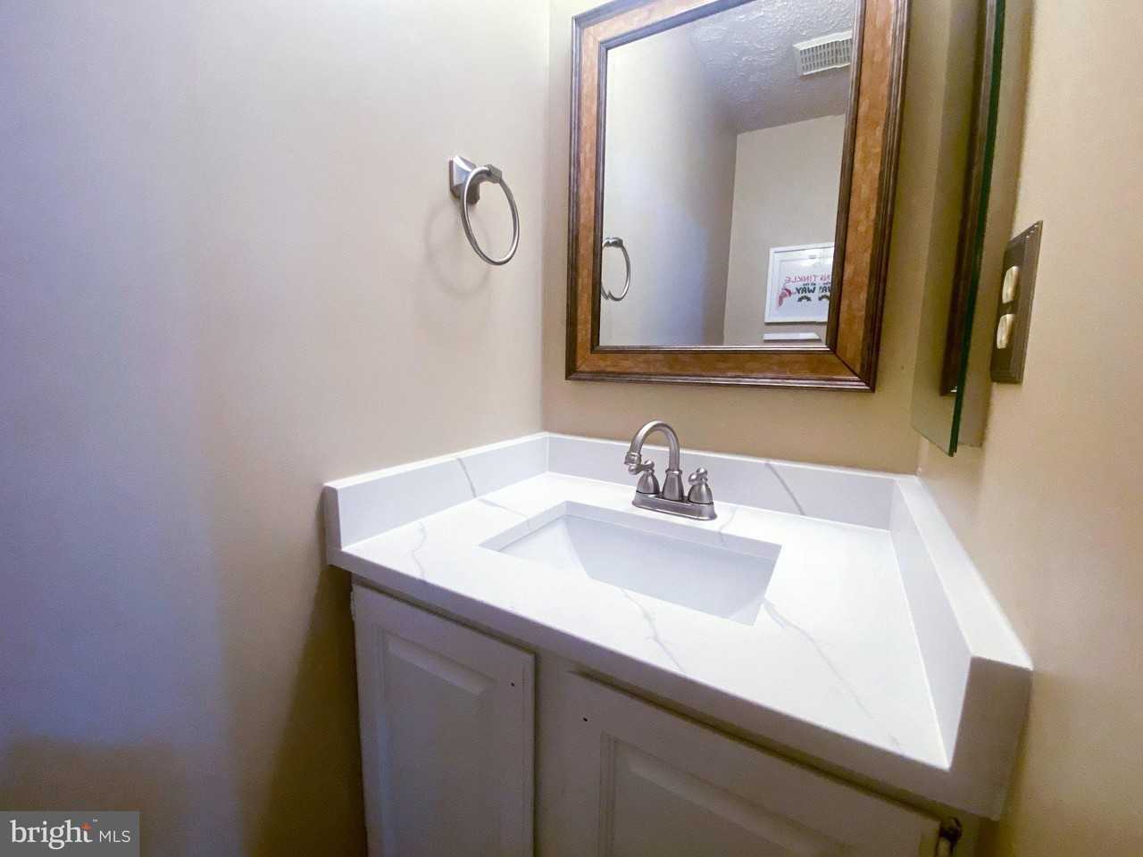 19201 Cross Ridge Dr - Photo 5 of 30