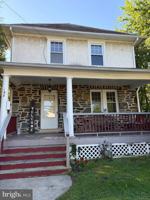 featured image of 198 Woodbine Ave
