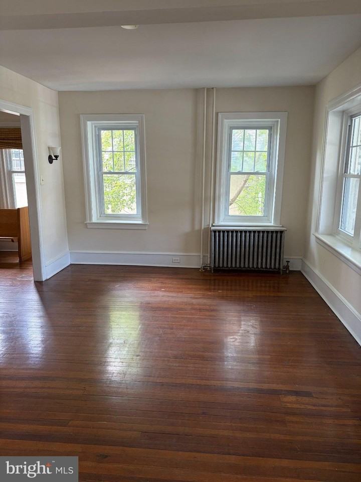 198 Woodbine Ave - Photo 6 of 6