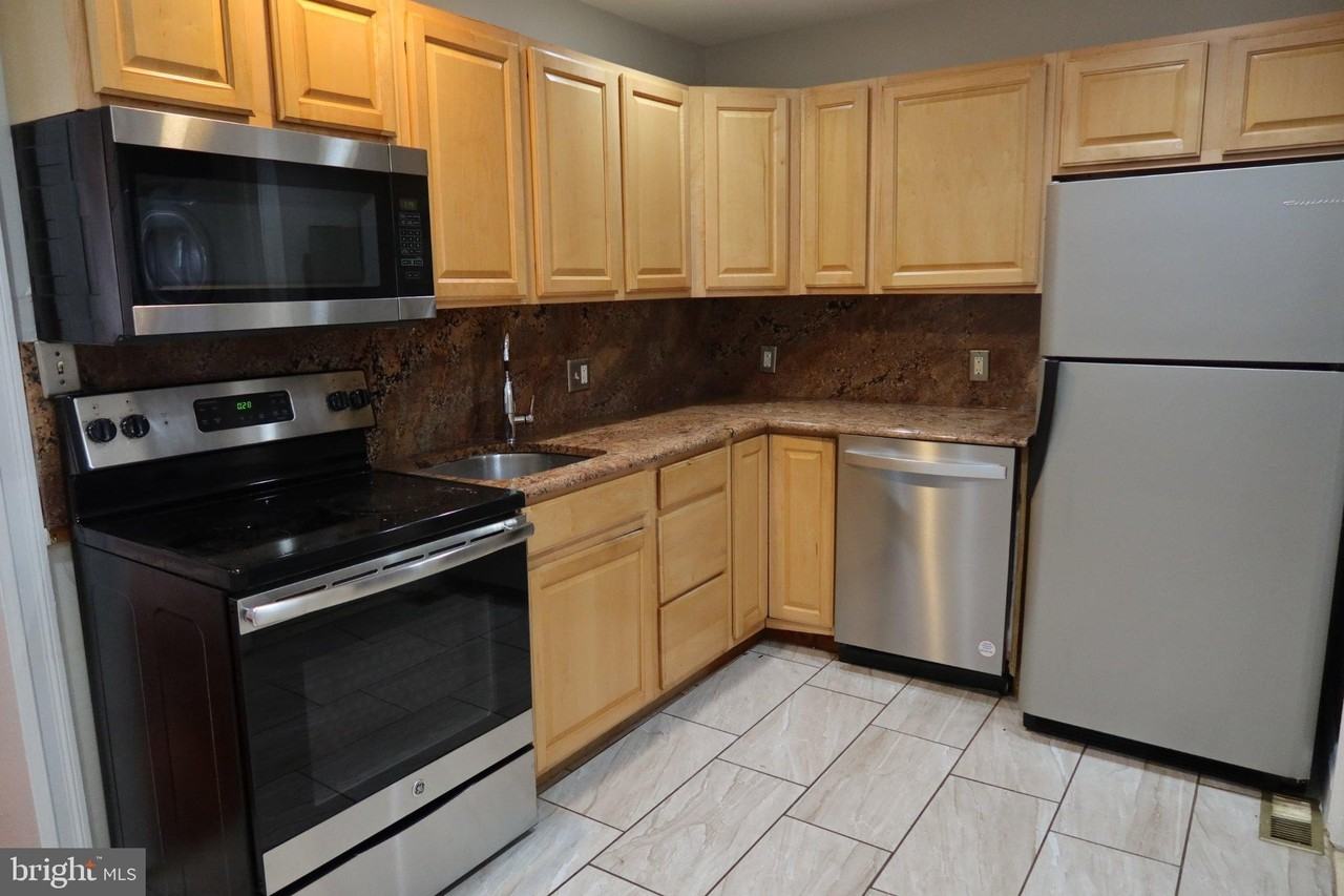 1726 S Orianna St - Photo 4 of 16