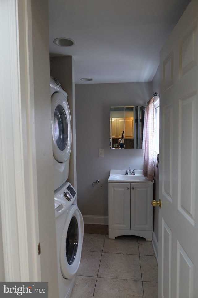 1726 S Orianna St - Photo 7 of 16