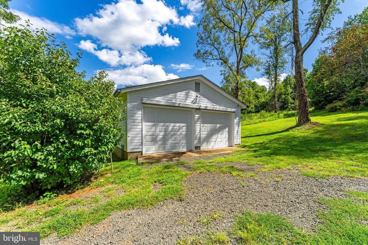 5519 Hopewell Rd - Photo 4 of 50