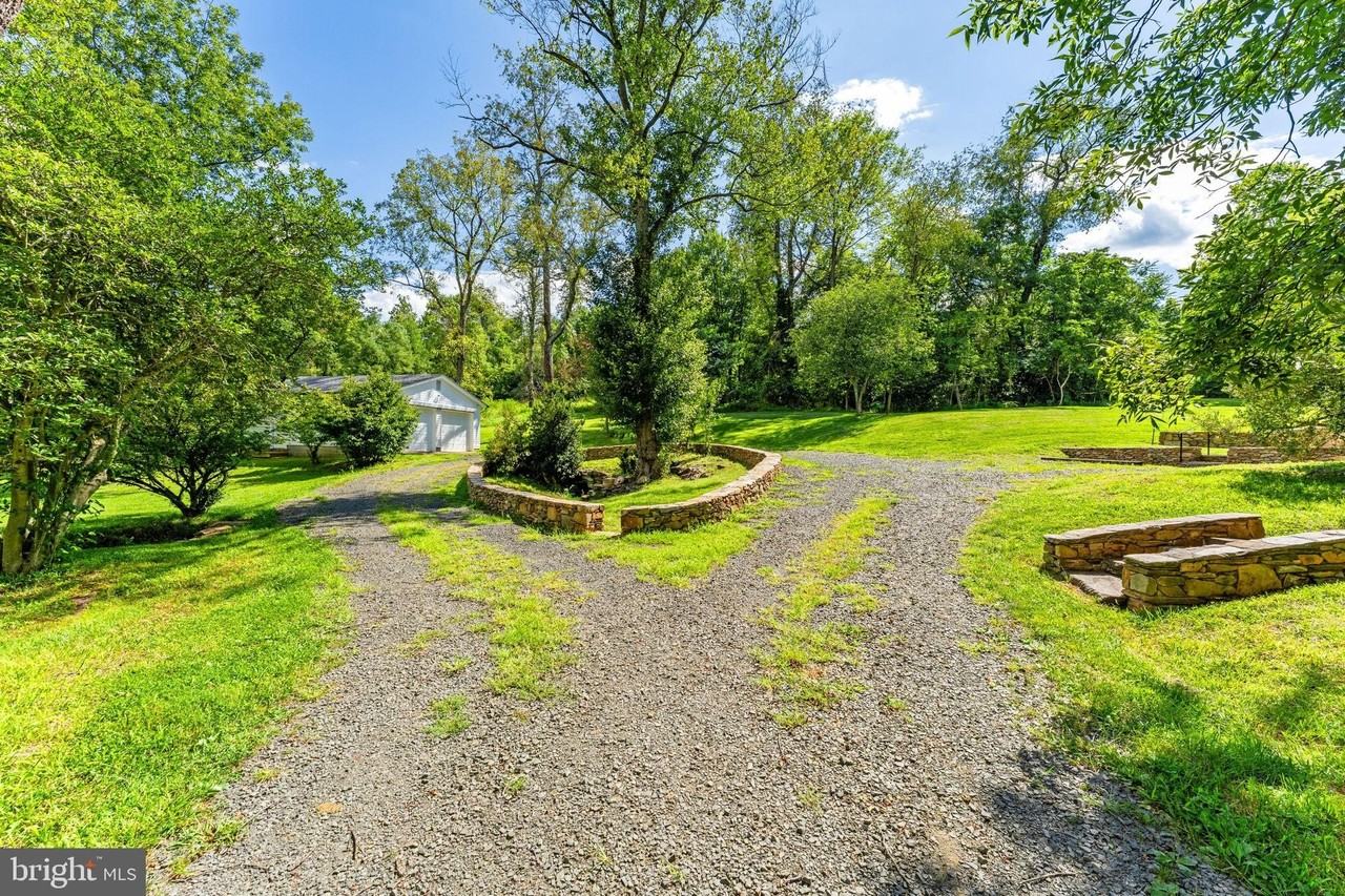 5519 Hopewell Rd - Photo 6 of 50