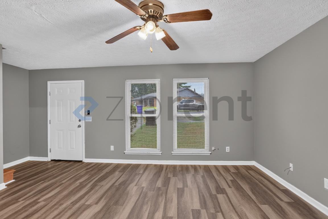 1329 Lakeview Drive Northwest #1329 - Photo 4 of 24