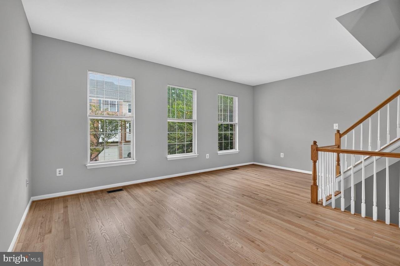 2432 Clover Field Cir - Photo 5 of 33