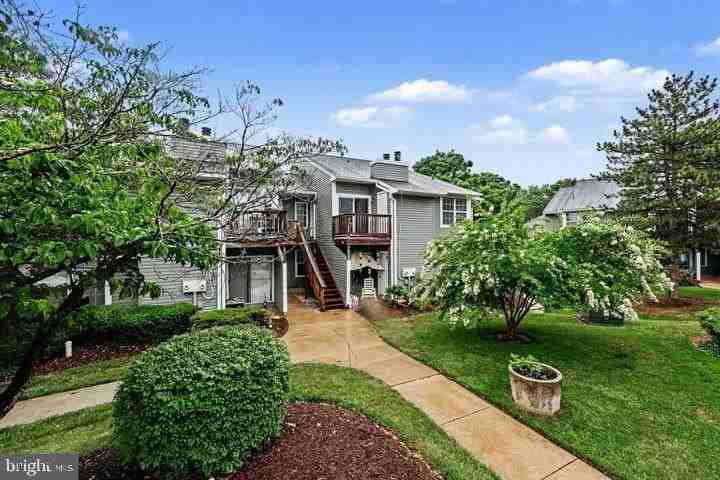 8619 Beekman Pl #19D - Photo 4 of 27