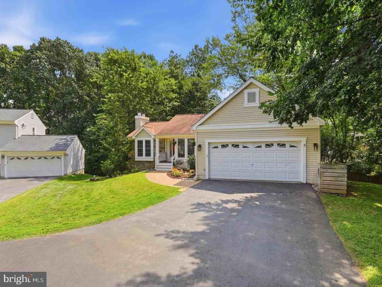 10799 Adare Dr - Photo 3 of 50