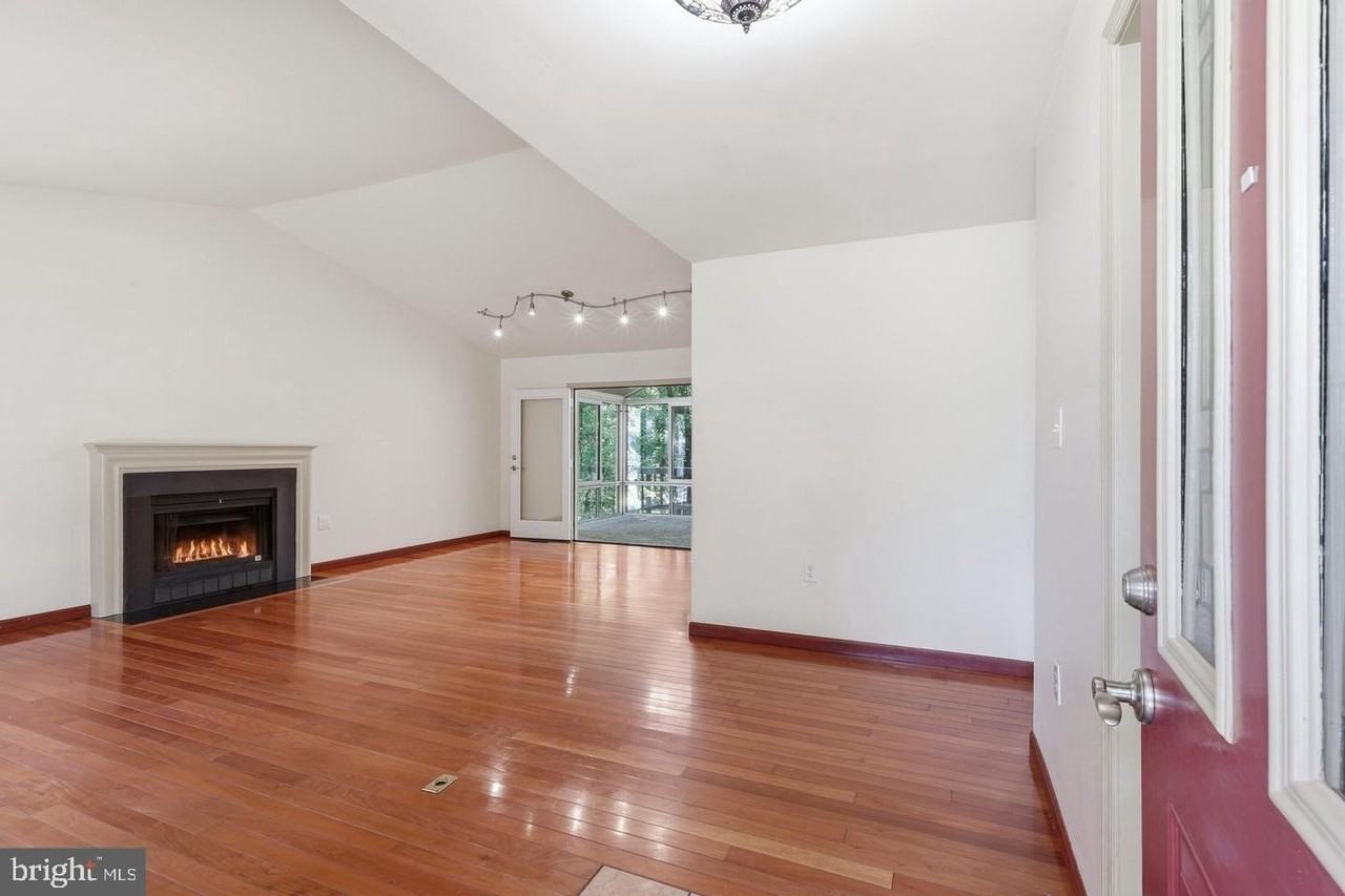10799 Adare Dr - Photo 4 of 50