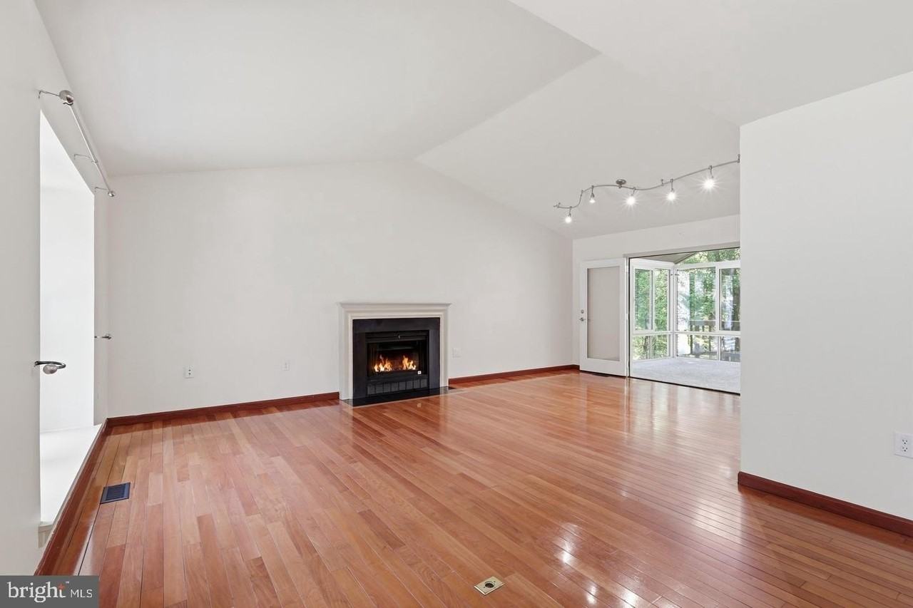 10799 Adare Dr - Photo 5 of 50