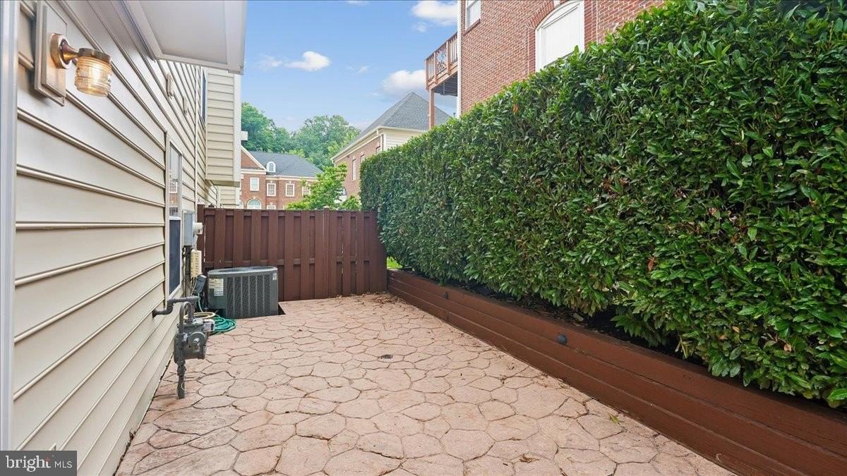 47761 Scotsborough Sq #106 - Photo 4 of 21