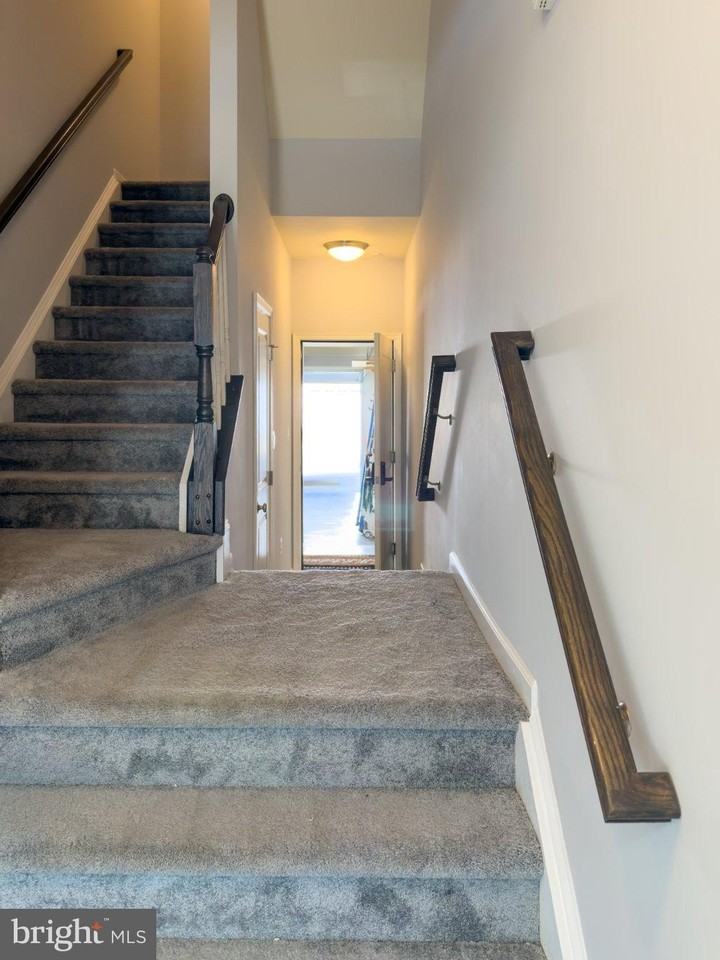 23548 Buckland Farm Ter - Photo 2 of 18