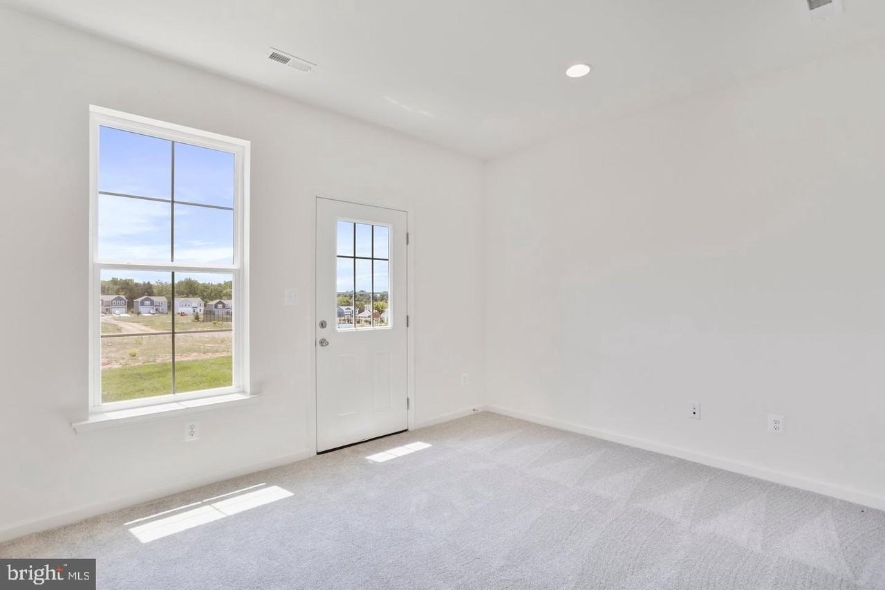 124 Tuxford Rd - Photo 7 of 37