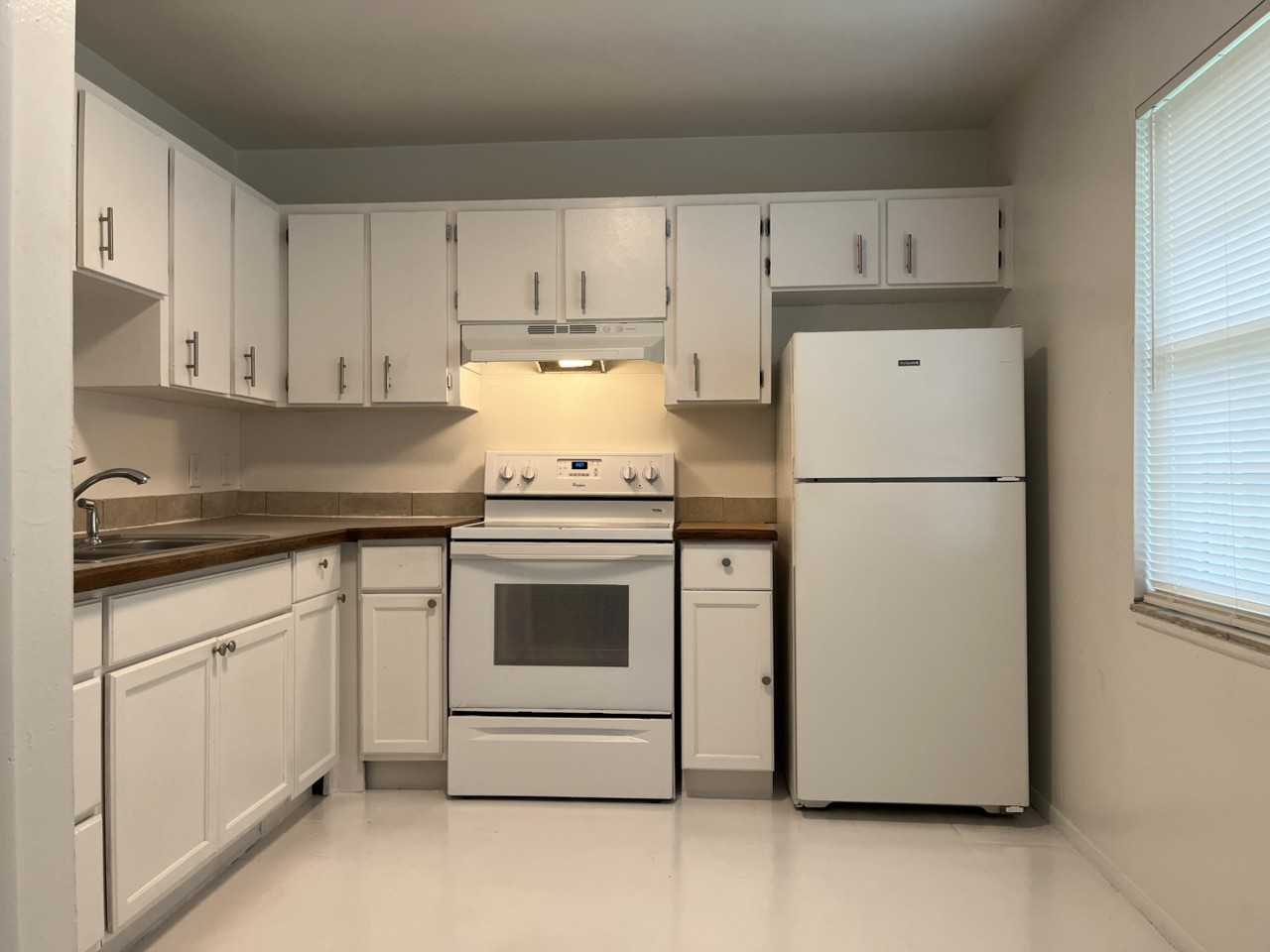 1001–1099 E Waters Ave - Photo 6 of 9