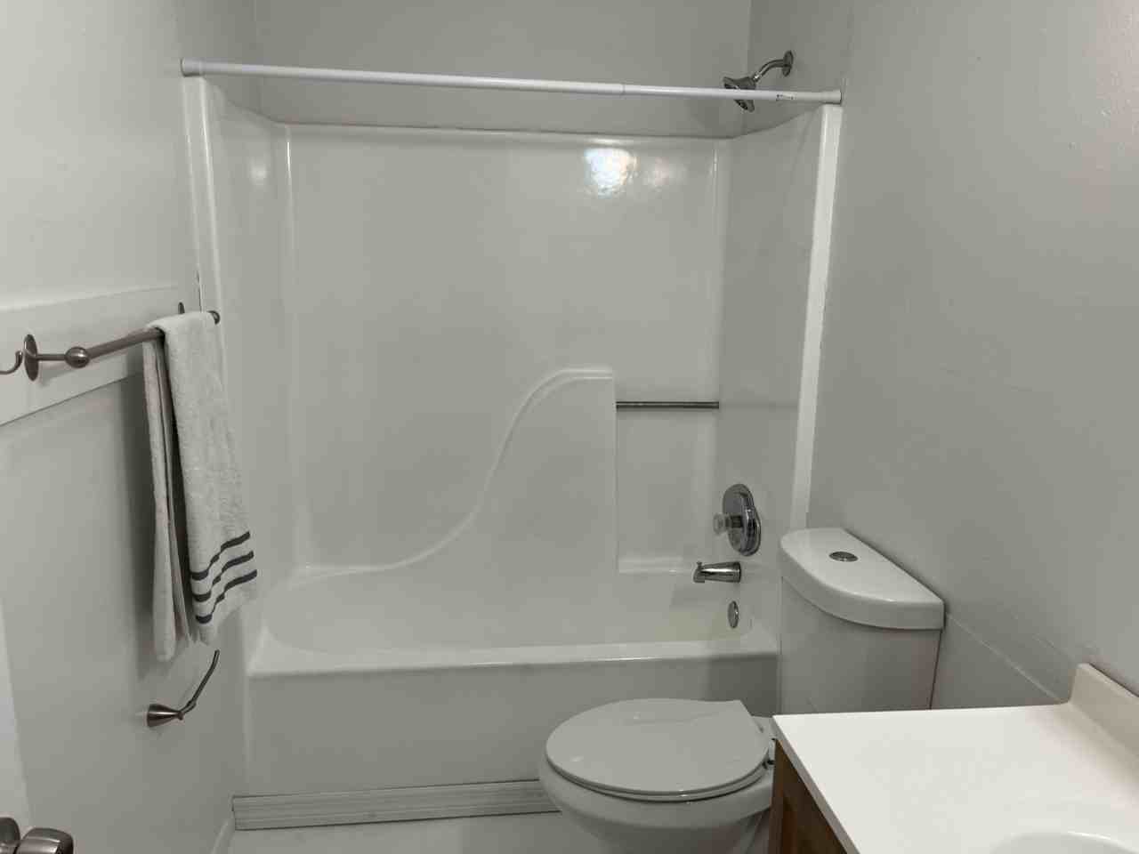 1001–1099 E Waters Ave - Photo 4 of 9