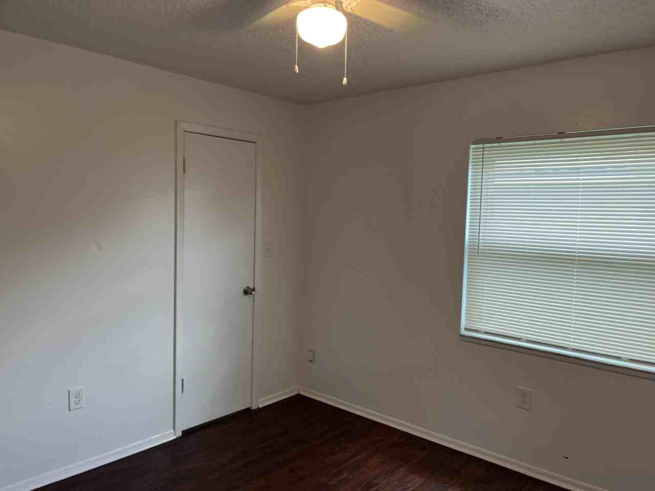 1001–1099 E Waters Ave - Photo 7 of 9