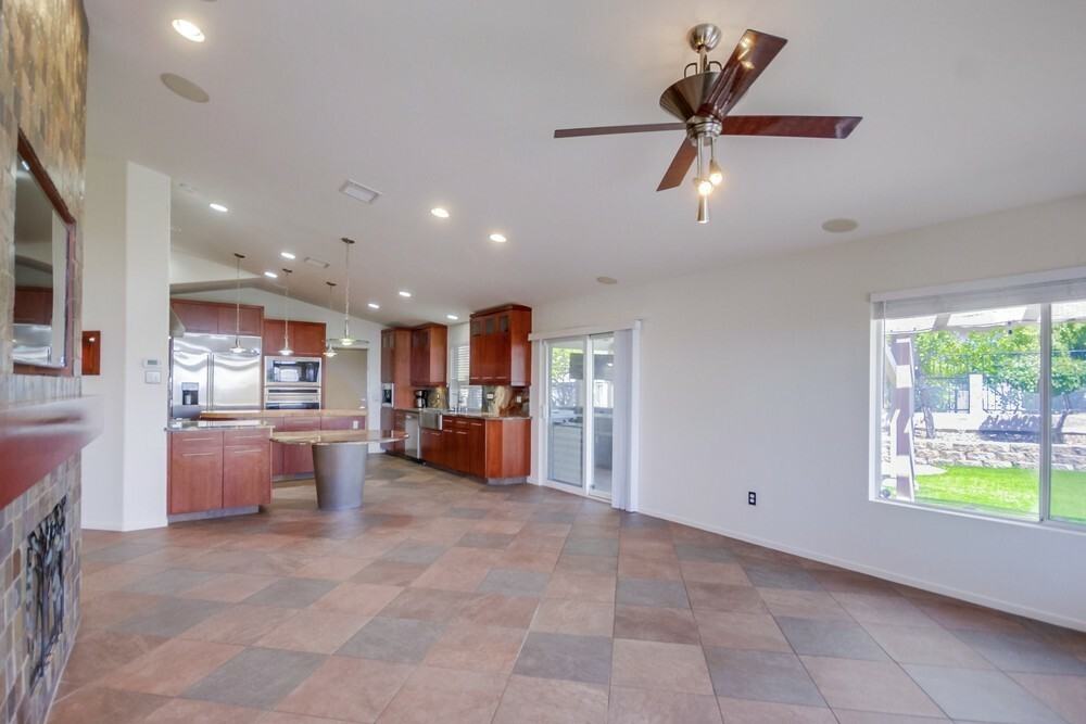 2703 Lobelia Rd - Photo 7 of 50
