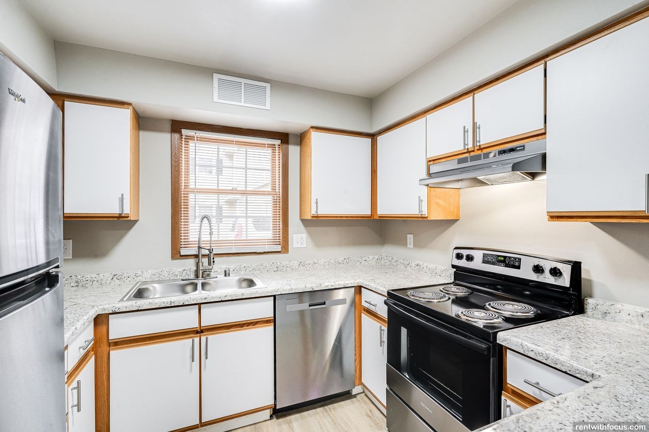 Canopy Pines | Spacious 2 & 3 Bedroom Apartments in Madison, WI - Photo 2 of 29