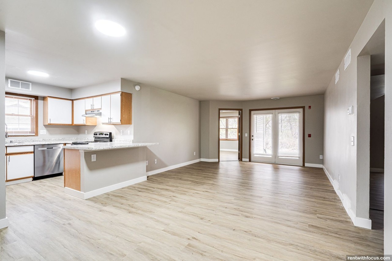 Canopy Pines | Spacious 2 & 3 Bedroom Apartments in Madison, WI - Photo 4 of 29