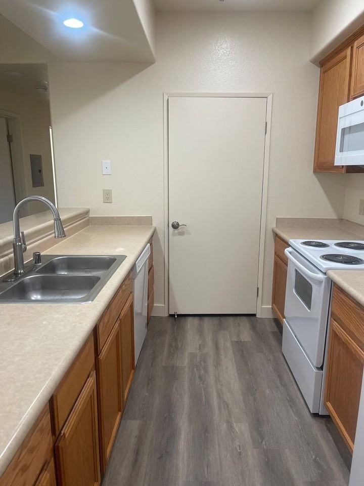 Mountainview Villas - Photo 5 of 9