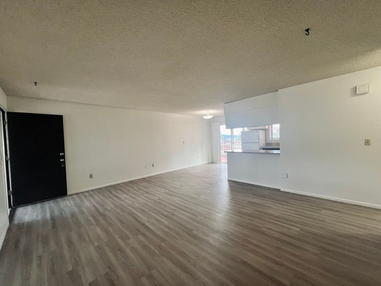 454 Nw 16th Ave - Photo 3 of 15