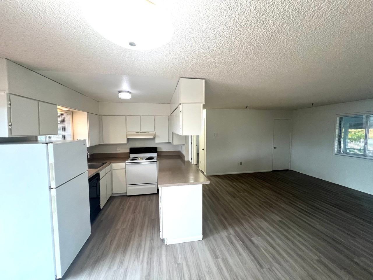 454 Nw 16th Ave - Photo 6 of 15