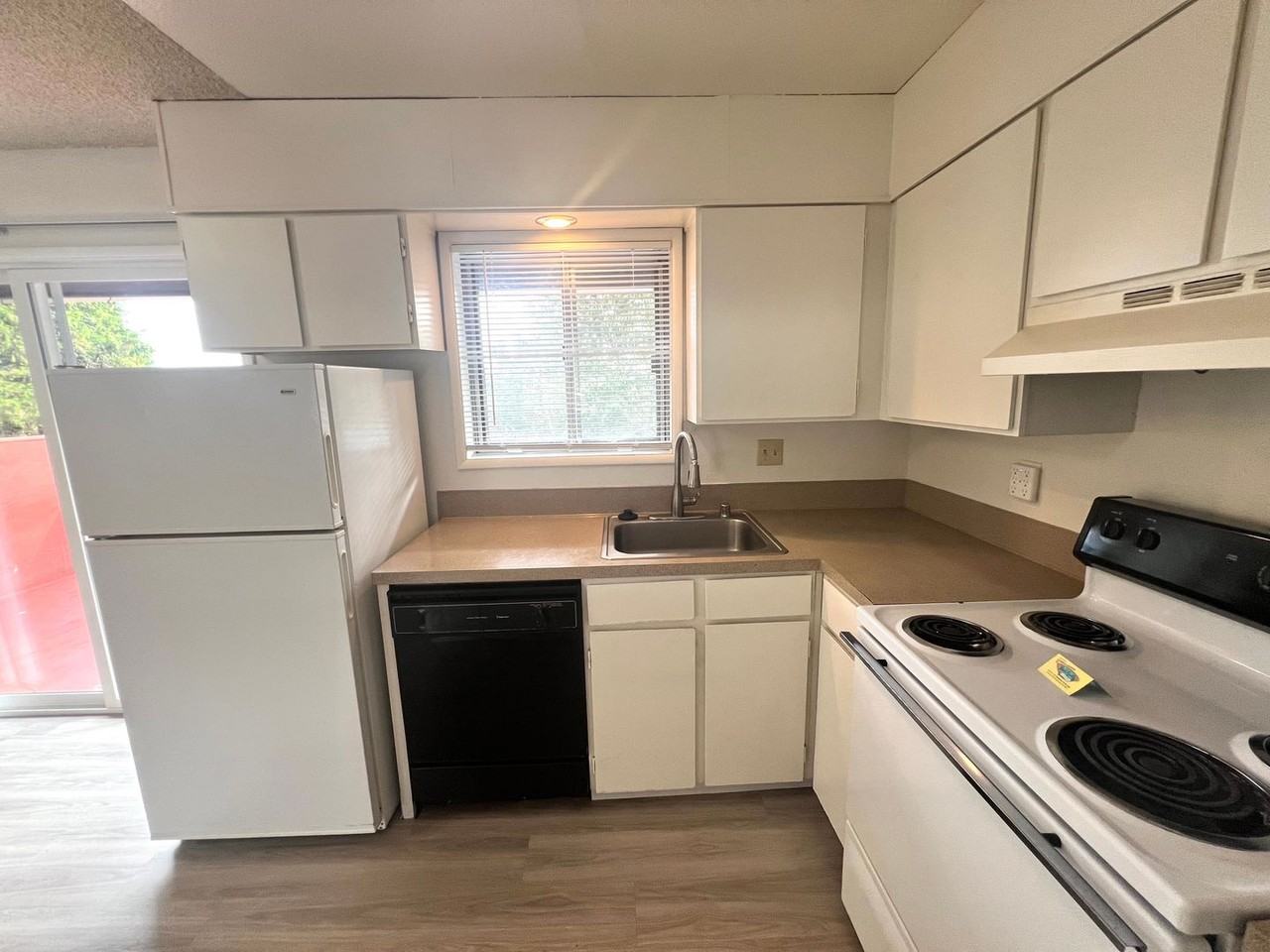 454 Nw 16th Ave - Photo 7 of 15