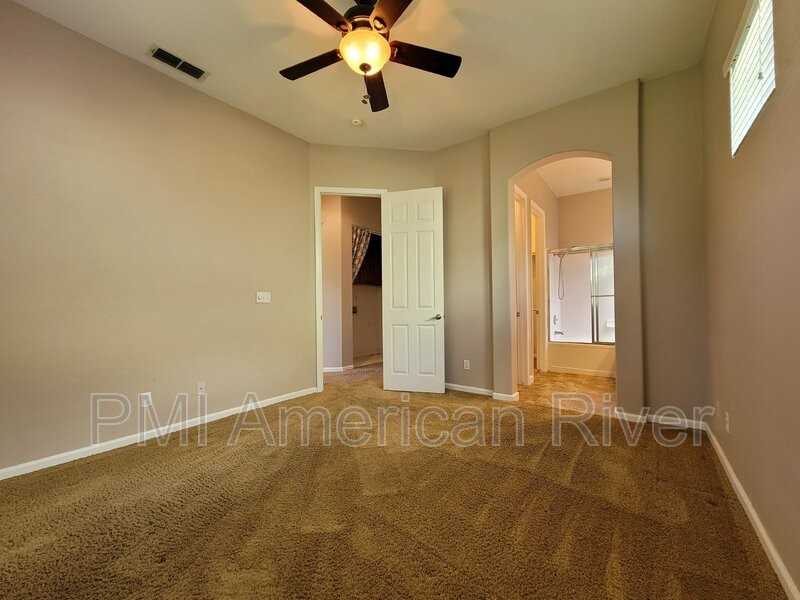 1105 Brookline Cir - Photo 4 of 14