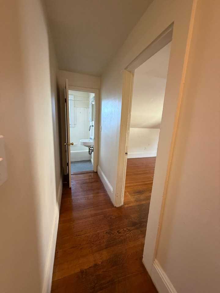 51 Robbins St #2R - Photo 7 of 7