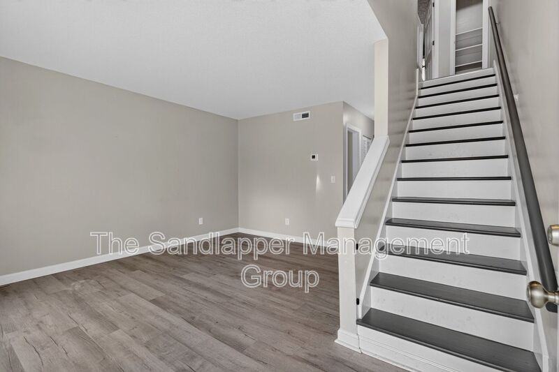 126 Langley Dr #B - Photo 5 of 31