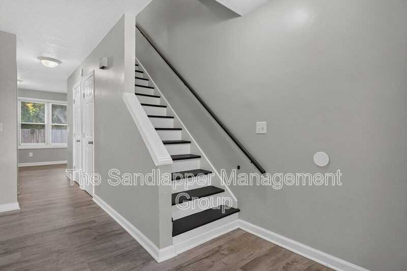 126 Langley Dr #B - Photo 6 of 31