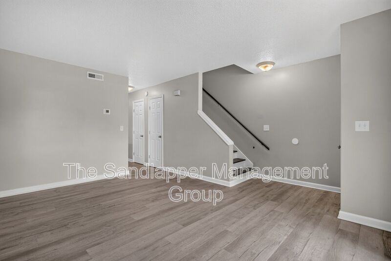 126 Langley Dr #B - Photo 7 of 31