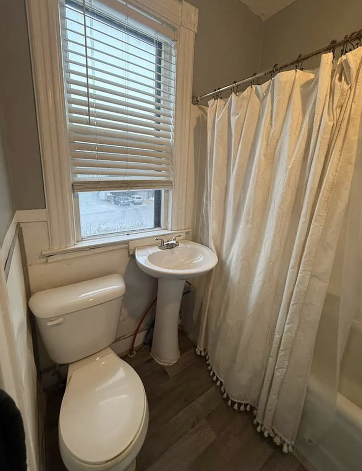 805 South Cedar Avenue - Photo 3 of 6