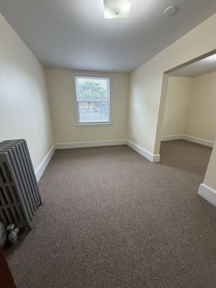 34 Crescent St - Photo 2 of 6