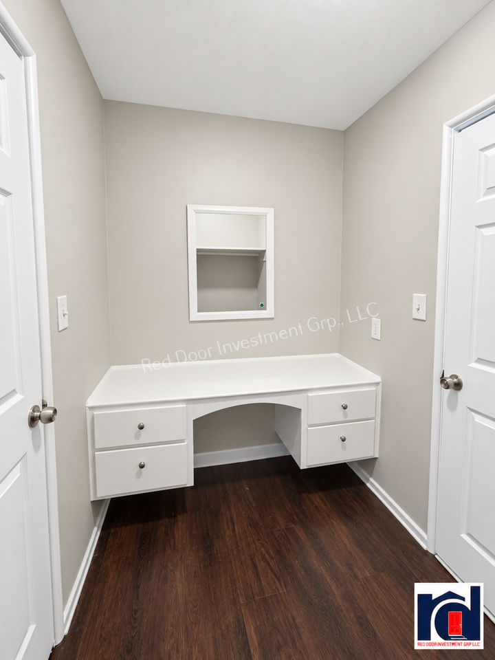 **September Move In Specials*** Riverside Apartments - Photo 2 of 22