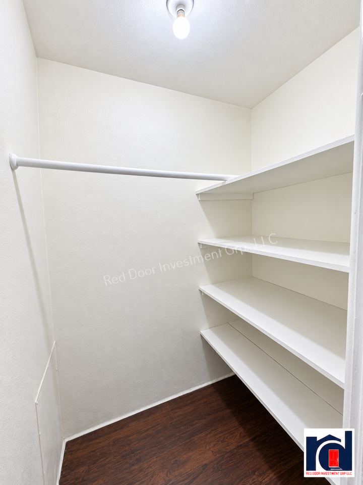 **September Move In Specials*** Riverside Apartments - Photo 3 of 22